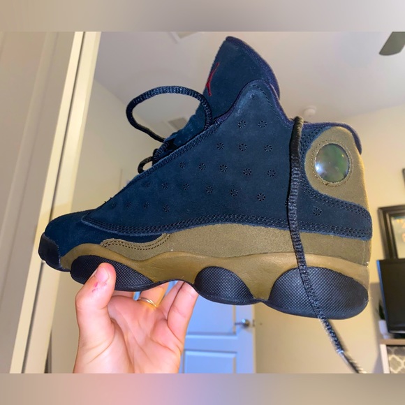 Air Jordan Retro in Olive Size 5 US - Picture 1 of 4